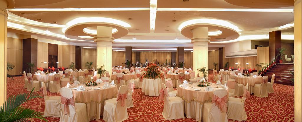 Galaxy Hotel & Spa Ґурґаон Екстер'єр фото