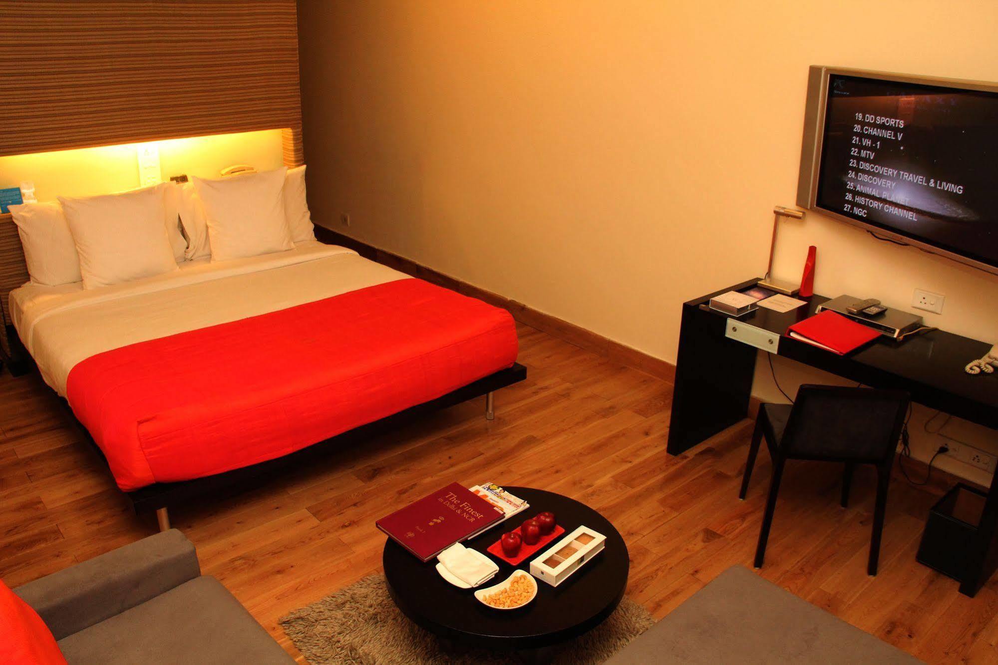Galaxy Hotel & Spa Ґурґаон Екстер'єр фото